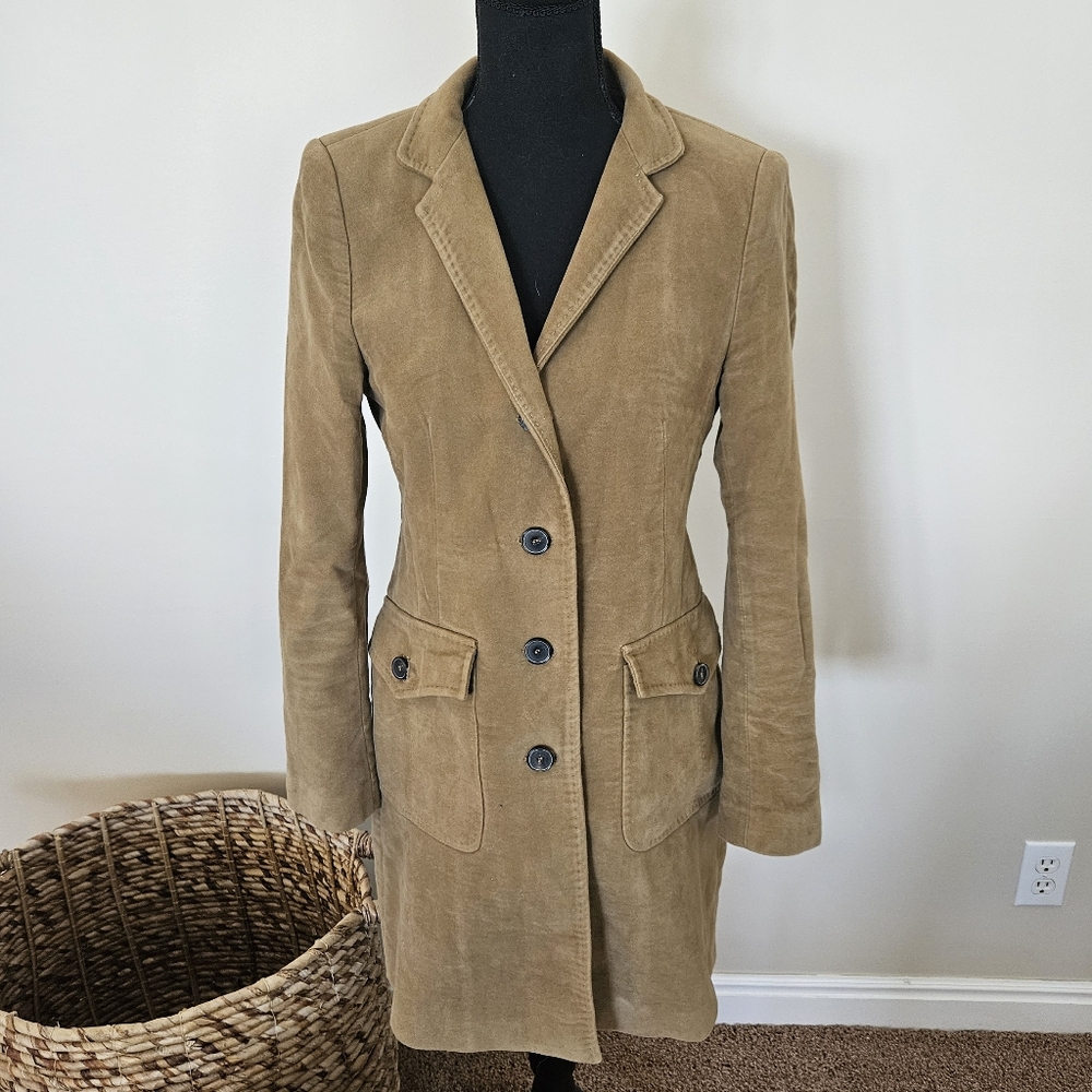 Lovely Coat.  A must for your Fall and Winter essentials!!